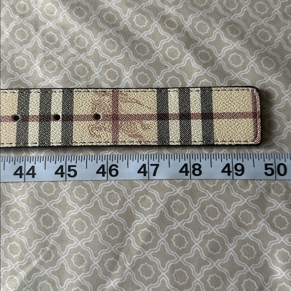 NWOT…Fashion Inspired Item (BELTS)
Reversible Belt
#32 - Picture 7 of 7